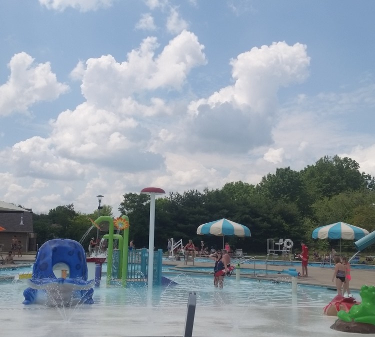 Grizzly Outdoor Pool (Wadsworth,&nbspOH)